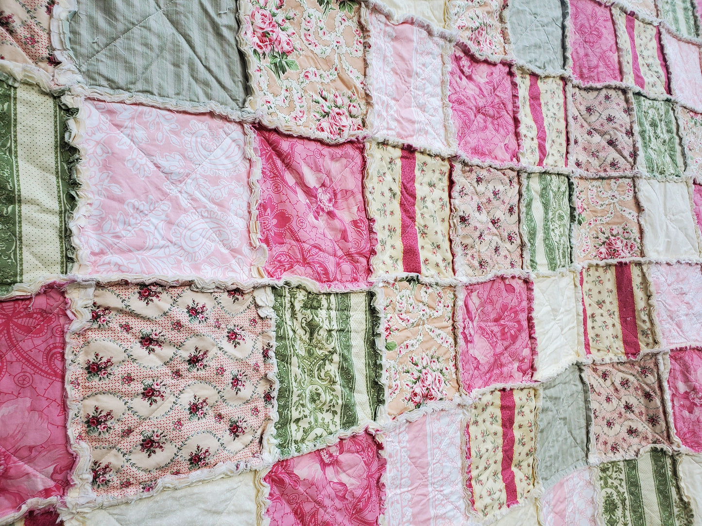 Full Queen Patchwork Quilt, Shabby Chic Decor, Floral Rag Quilt, Gifts for Her, Mothers day Gift, Shabby Chic Quilt, Pink and Green Bedding