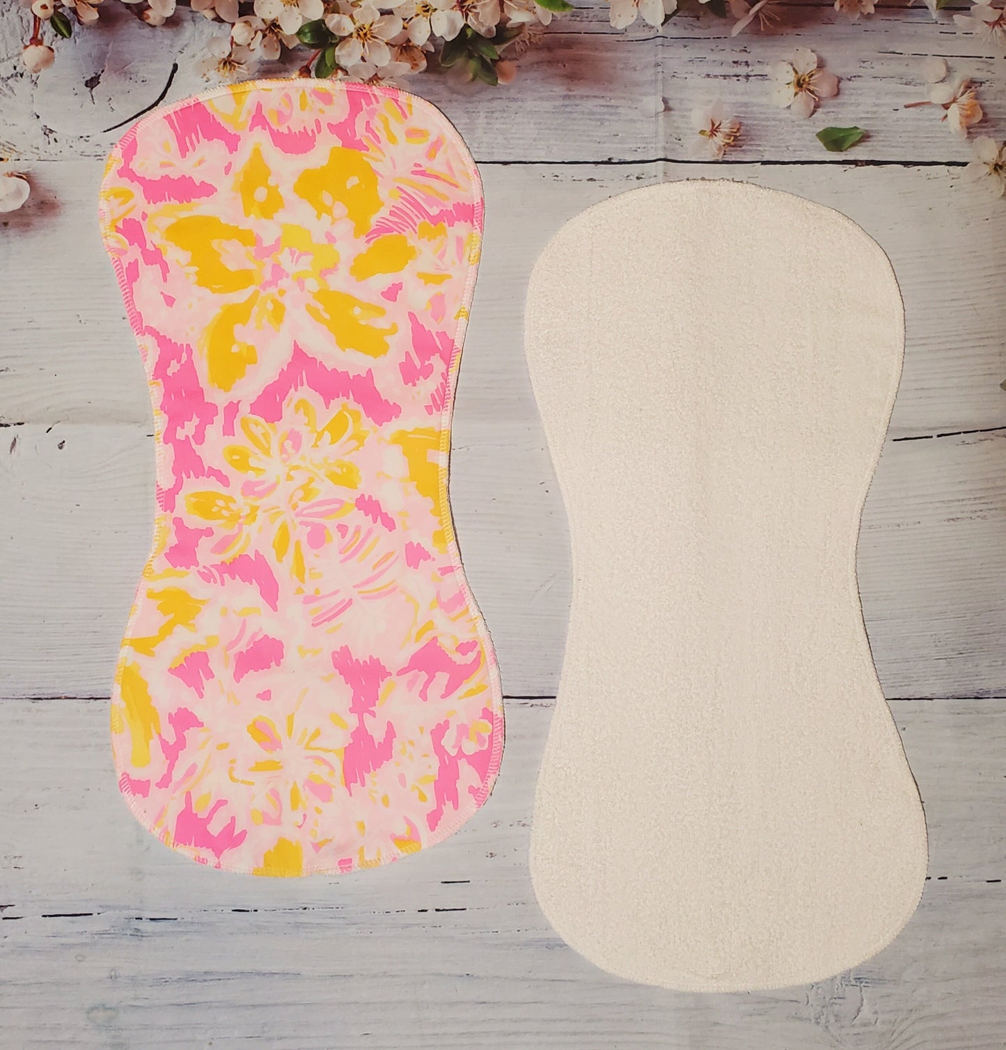 Kir Royal Pink Ooh La La, Pink Lilly Baby Burp Cloths, Burp Cloths for Girls, Baby Shower Gift, Gifts for Her, Baby Gift, Floral Bib Set
