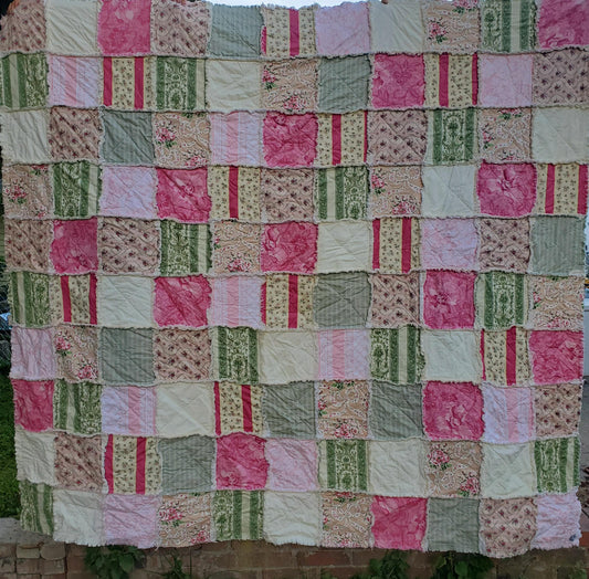 Full Queen Patchwork Quilt, Shabby Chic Decor, Floral Rag Quilt, Gifts for Her, Mothers day Gift, Shabby Chic Quilt, Pink and Green Bedding