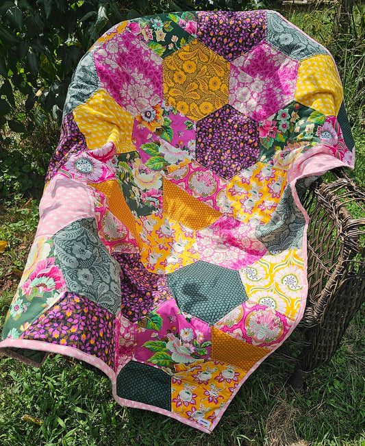 Hexagon Patchwork Quilt, Floral Quilt, Boho Throw Quilt for Girls, Toddler Bedding Quilt, Bees Quilt, Heather Bailey Local Honey Fabric
