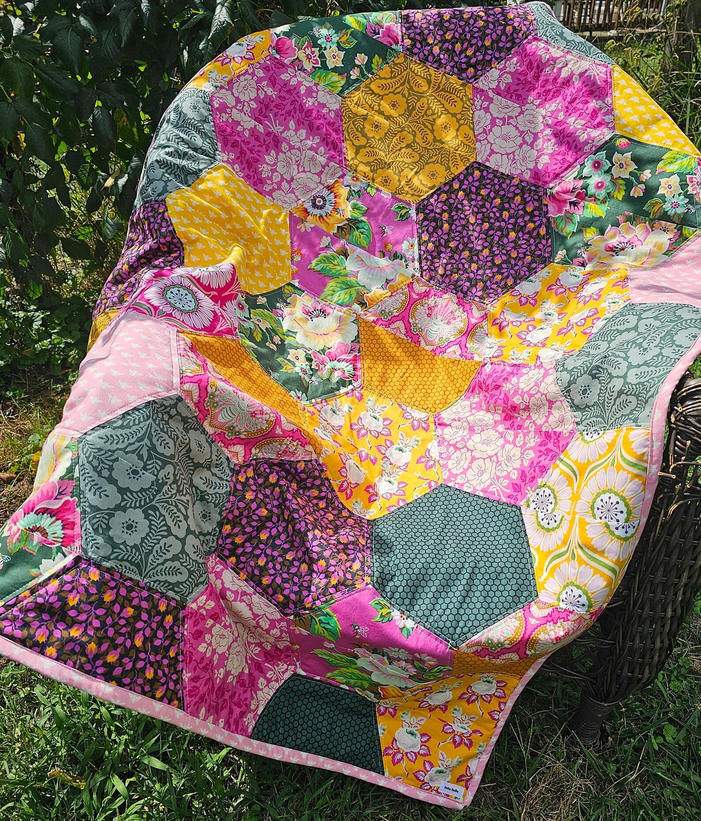 Hexagon Patchwork Quilt, Floral Quilt, Boho Throw Quilt for Girls, Toddler Bedding Quilt, Bees Quilt, Heather Bailey Local Honey Fabric