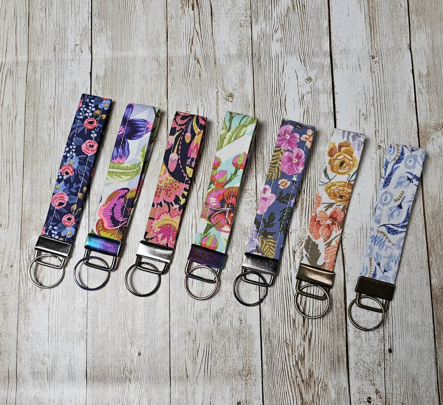 Key Fob Keychain, Keychain Wristlet, Floral Fabric Wristlet, Key Wristlet, Fabric Keychain, Tiny Floral, Wristlet Keychain, Gift for Her