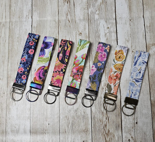 Key Fob Keychain, Keychain Wristlet, Floral Fabric Wristlet, Key Wristlet, Fabric Keychain, Tiny Floral, Wristlet Keychain, Gift for Her