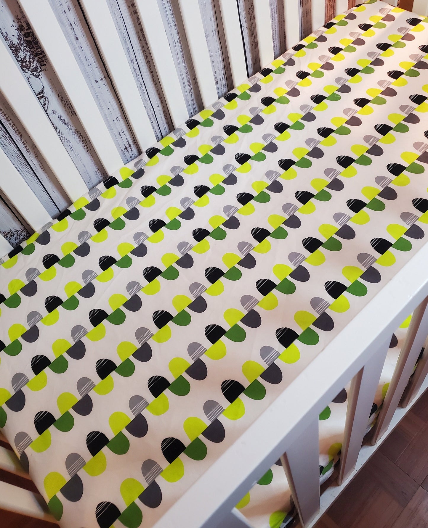 Premium Cotton Crib Sheet, Green & Black Crib Bedding, Modern Crib Sheet, Nursery Bedding, Baby Shower Gift, Minimalist Crib Sheet